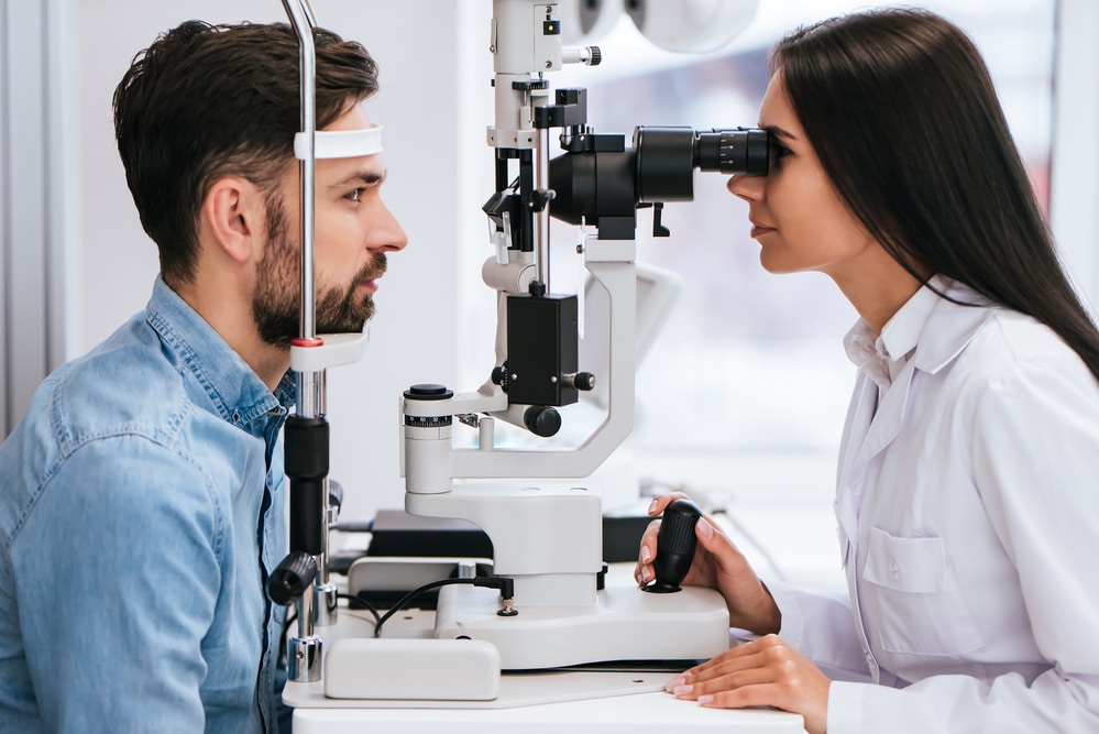 Ophthalmologist VS Eye Specialist What s The Difference HealthStatus